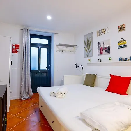 Cozy In Alfama Lisbona