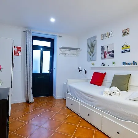 Cozy In Alfama Лиссабон